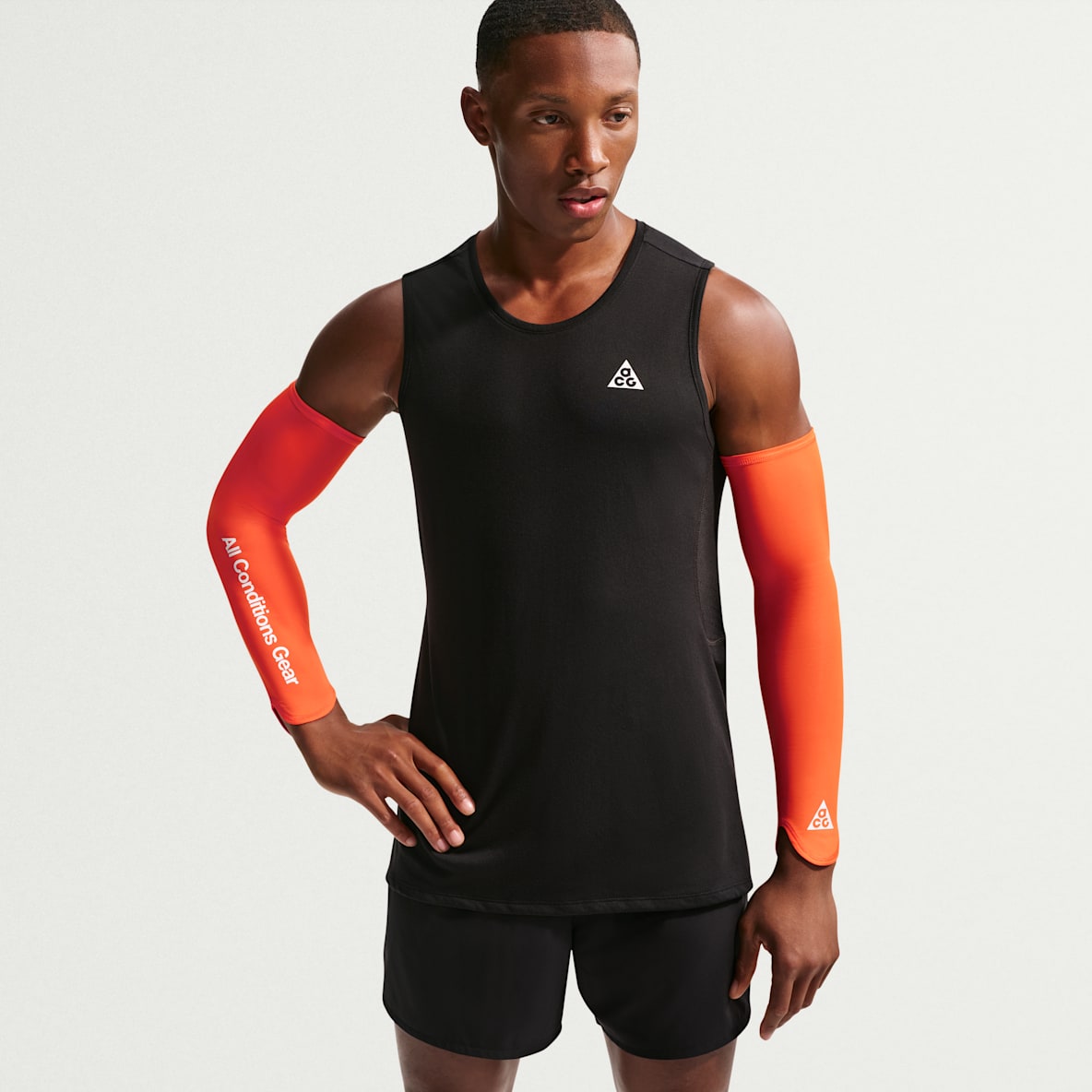 Nike ACG トレイルランニング 上下セット　ハーフタイツ　半袖Tシャツ NIKE公式】 ACG トレイルランニング【ナイキ公式通販】